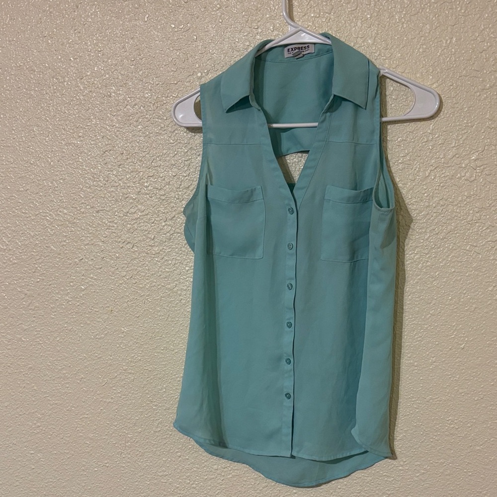 Express Sleeveless Portofino Button Front Shell Top in Mint